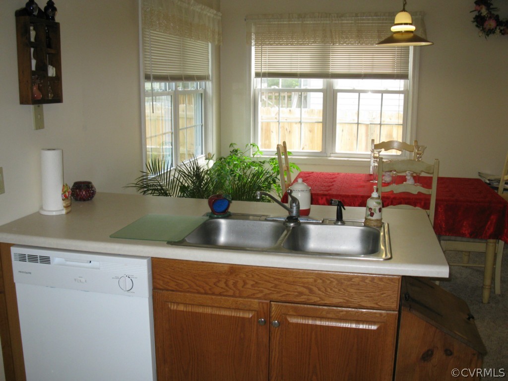 5304 Hemlock Road Quinton, VA 23141 - Photo 6 of 14 Gallery Image 6