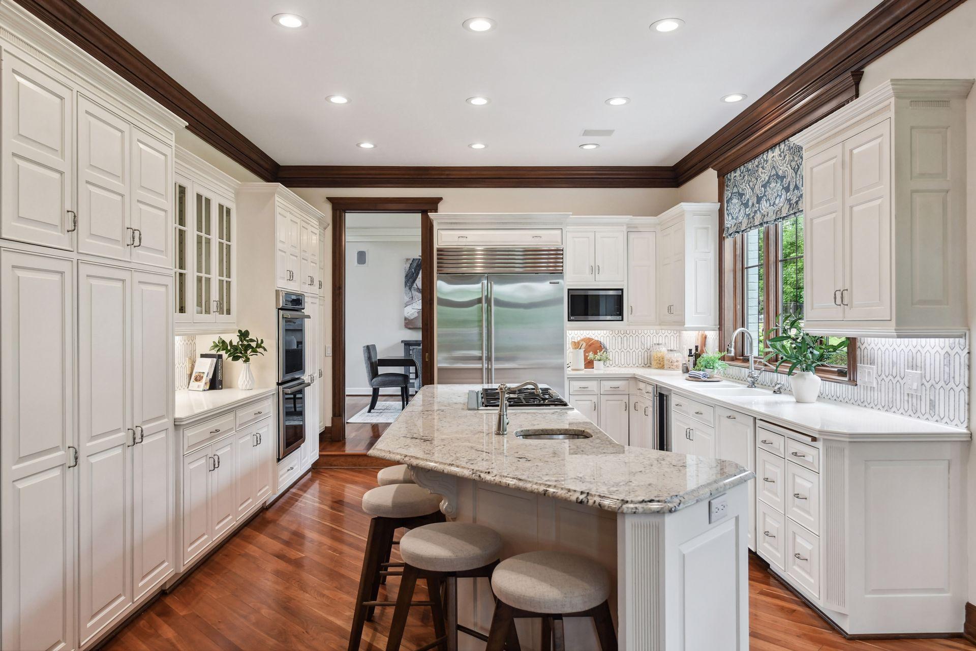 7021 Antrim Road Edina, MN 55439 - Photo 11 of 84