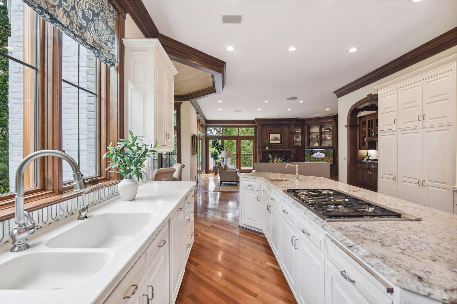 7021 Antrim Road Edina, MN 55439 - Photo 15 of 84