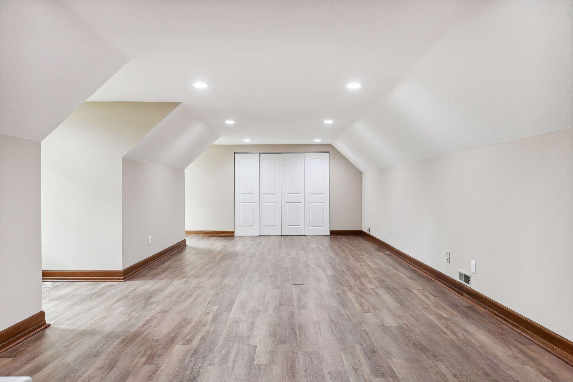 7021 Antrim Road Edina, MN 55439 - Photo 56 of 84