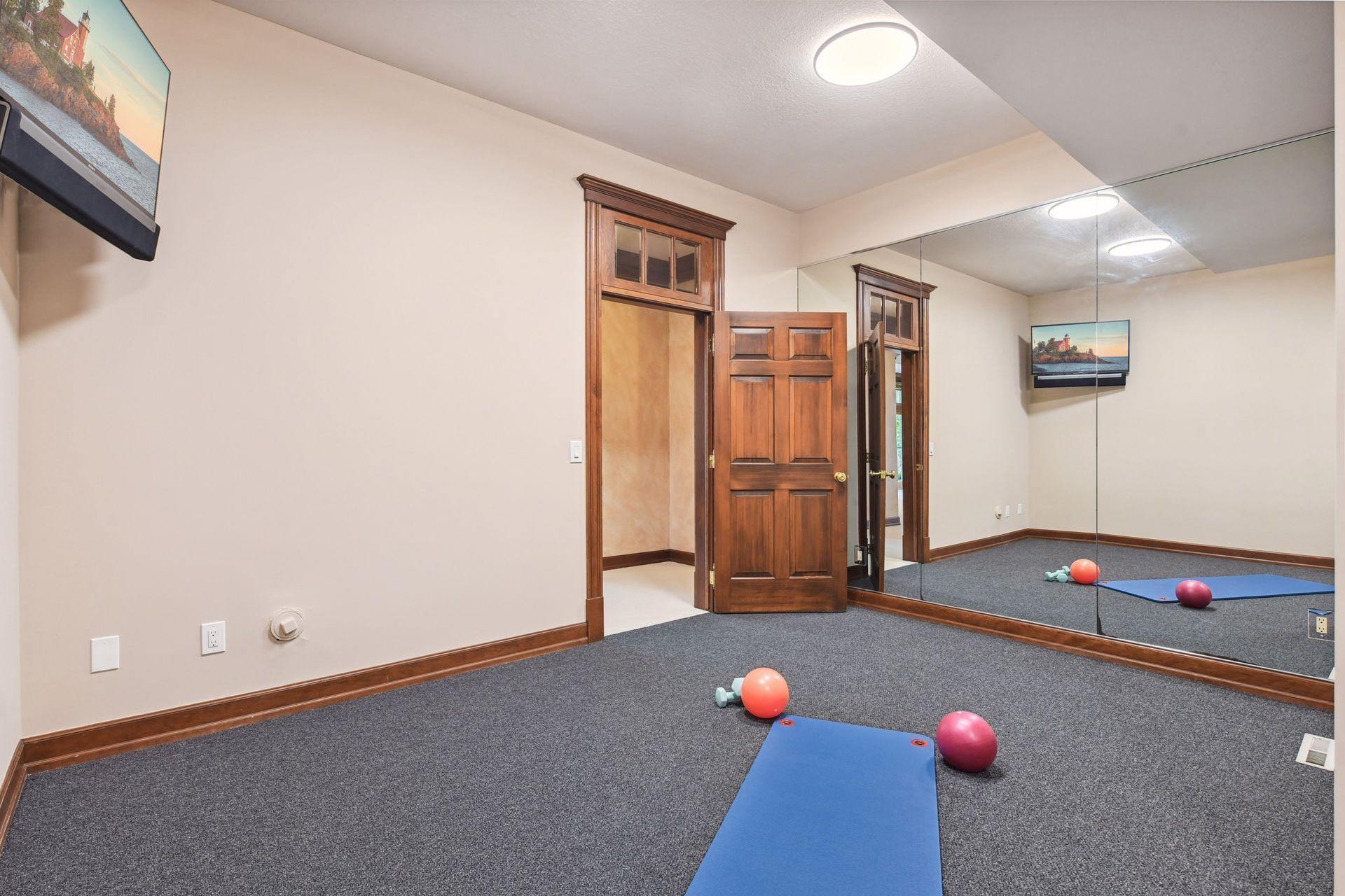 7021 Antrim Road Edina, MN 55439 - Photo 68 of 84