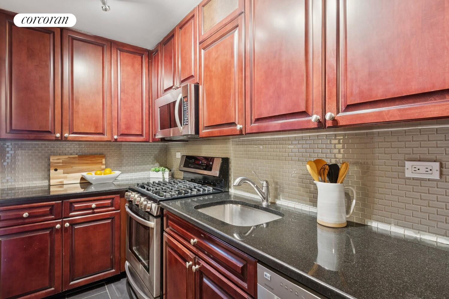 115 East 9th Street, Unit 8H Manhattan, NY 10003 - Photo 6 of 11