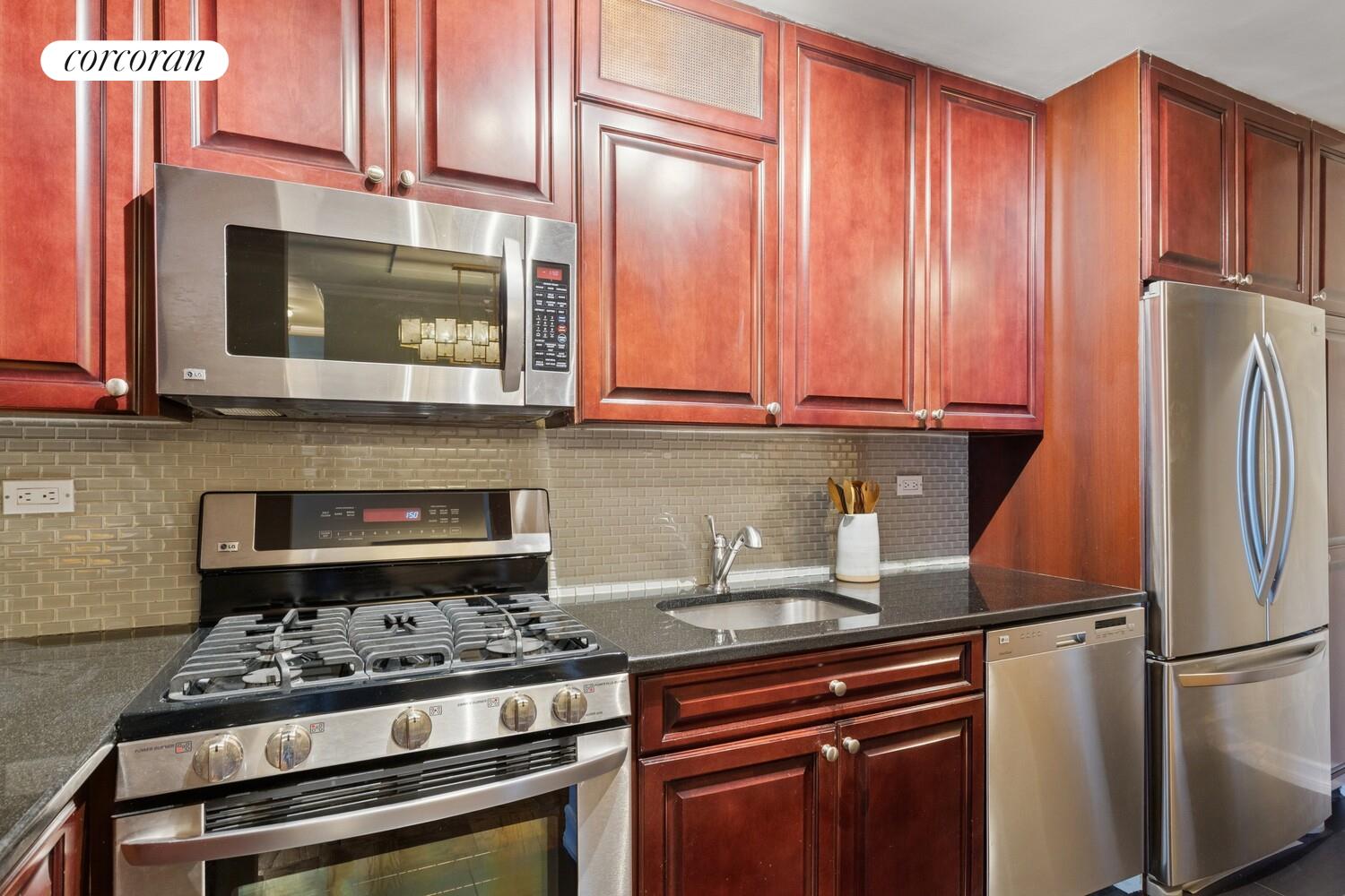 115 East 9th Street, Unit 8H Manhattan, NY 10003 - Photo 7 of 11