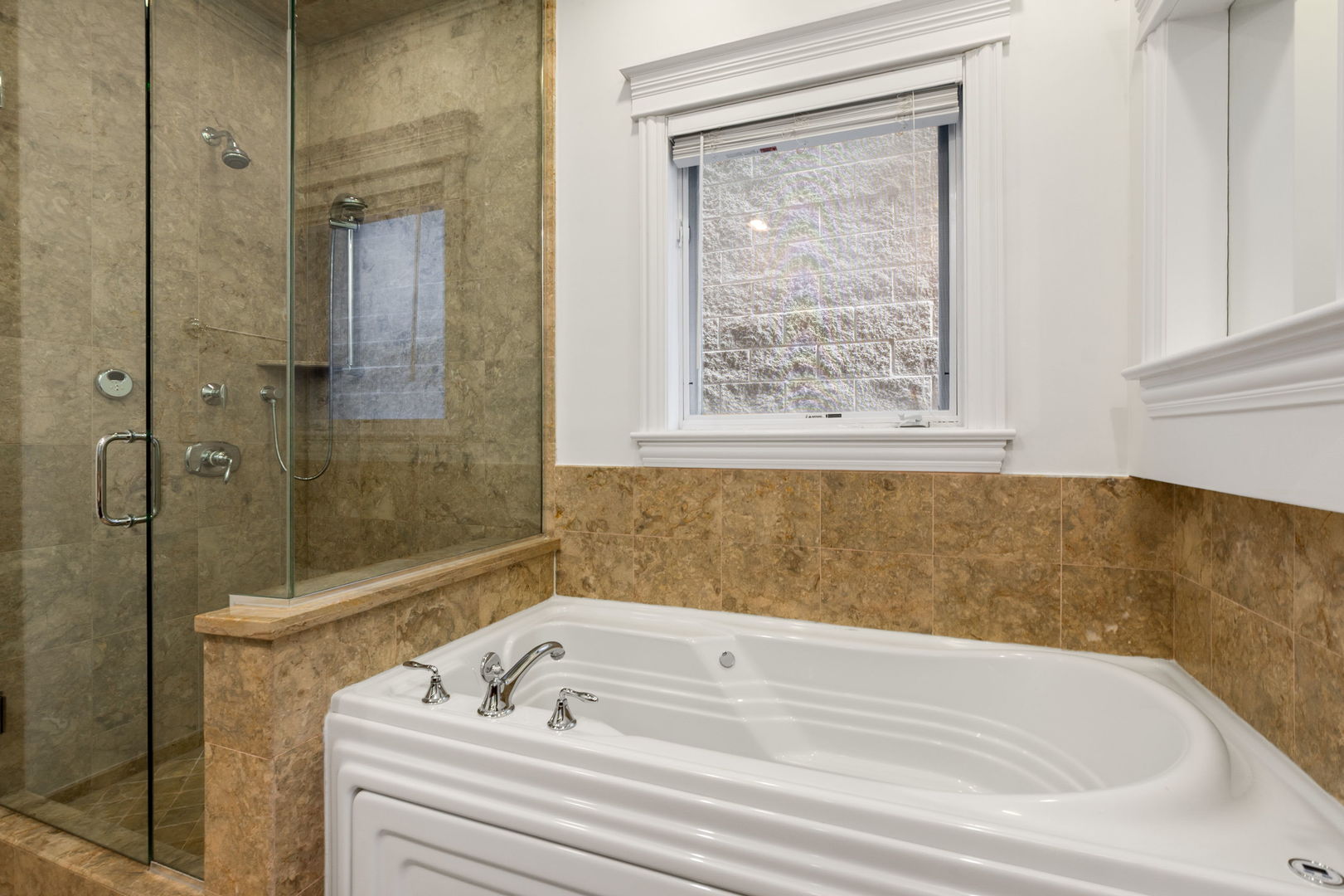 3535 North Reta Avenue, Unit 3 Chicago, IL 60657 - Photo 17 of 22