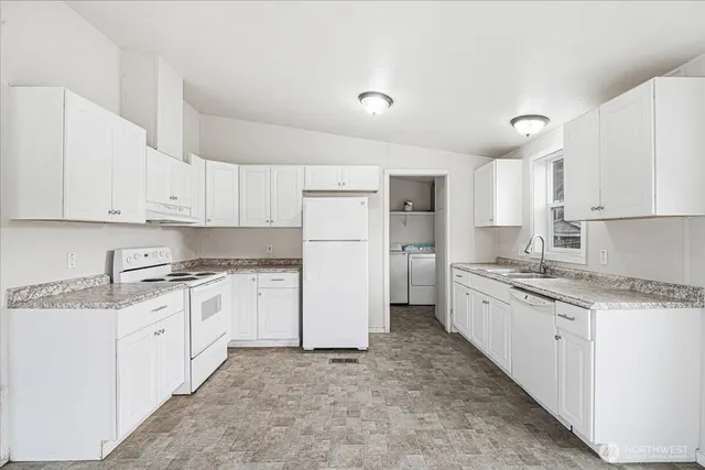 $230,000 | 319 West 4th Avenue, Pe Ell, WA 98572