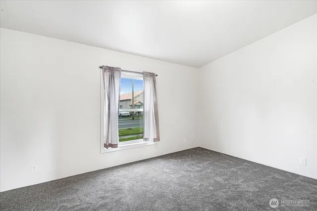 $230,000 | 319 West 4th Avenue, Pe Ell, WA 98572