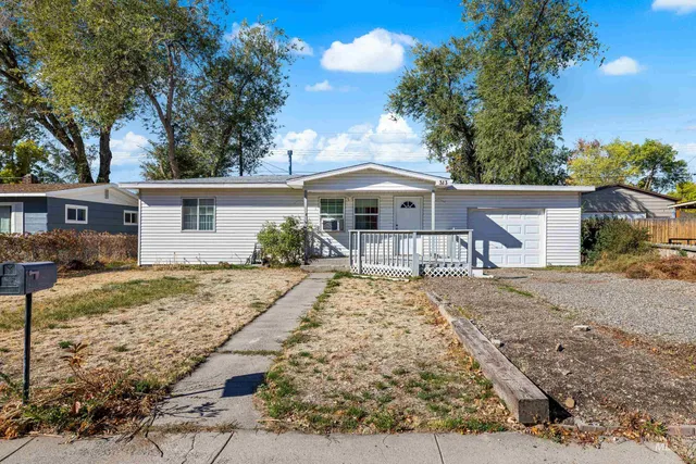 $295,000 | 313 Baker Drive, Mountain Home, ID 83647