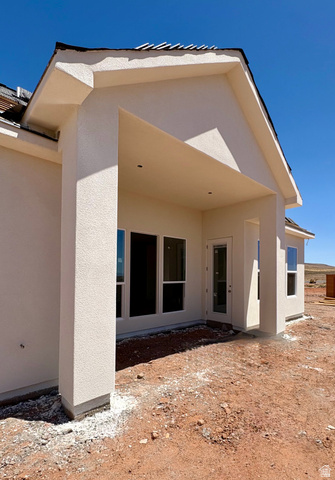 309 North 2805 West, Unit 407 Hurricane, UT 84737 - Photo 21 of 25 Covered patio dining access