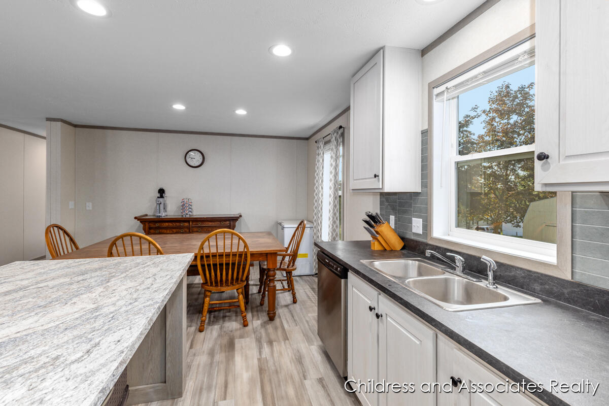 1824 Rhoda Street Southeast Lowell, MI 49331 - Photo 6 of 21 IMG_1006