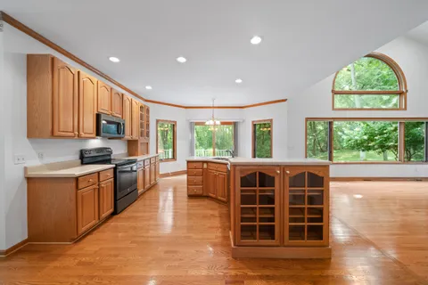 $579,000 | 553 Forest Glen Drive, Fontana, WI 53125