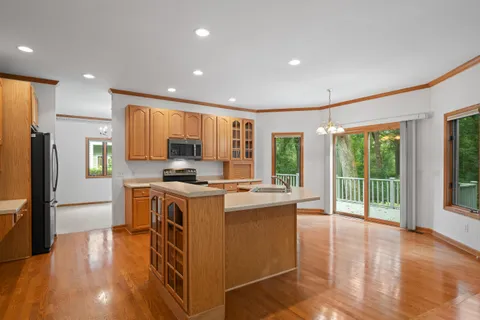 $579,000 | 553 Forest Glen Drive, Fontana, WI 53125