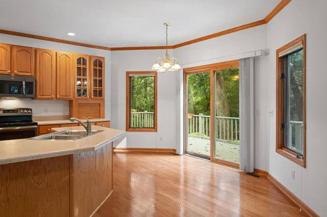 $579,000 | 553 Forest Glen Drive, Fontana, WI 53125