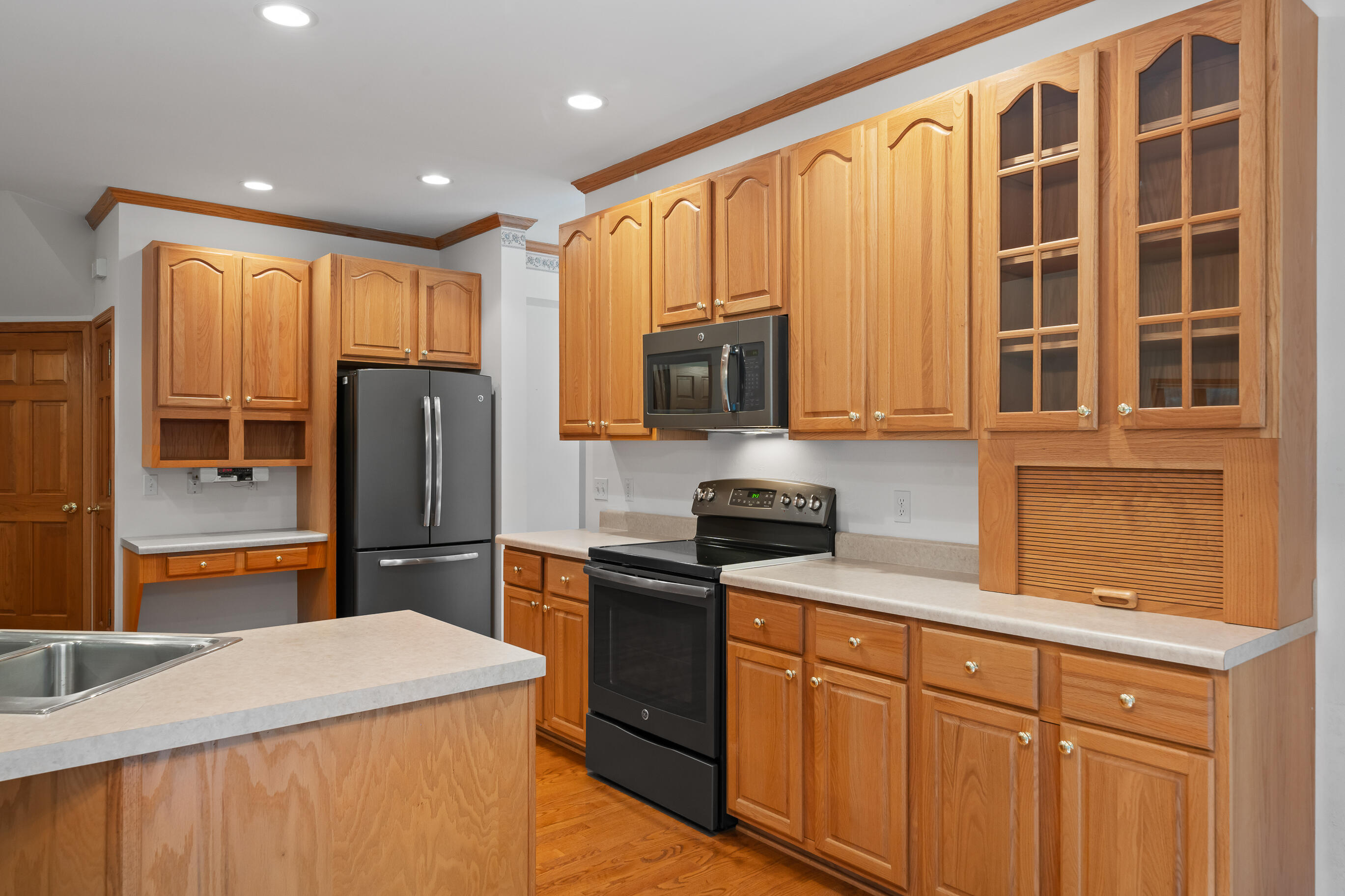 553 Forest Glen Drive Fontana, WI 53125 - Photo 19 of 71 Kitchen