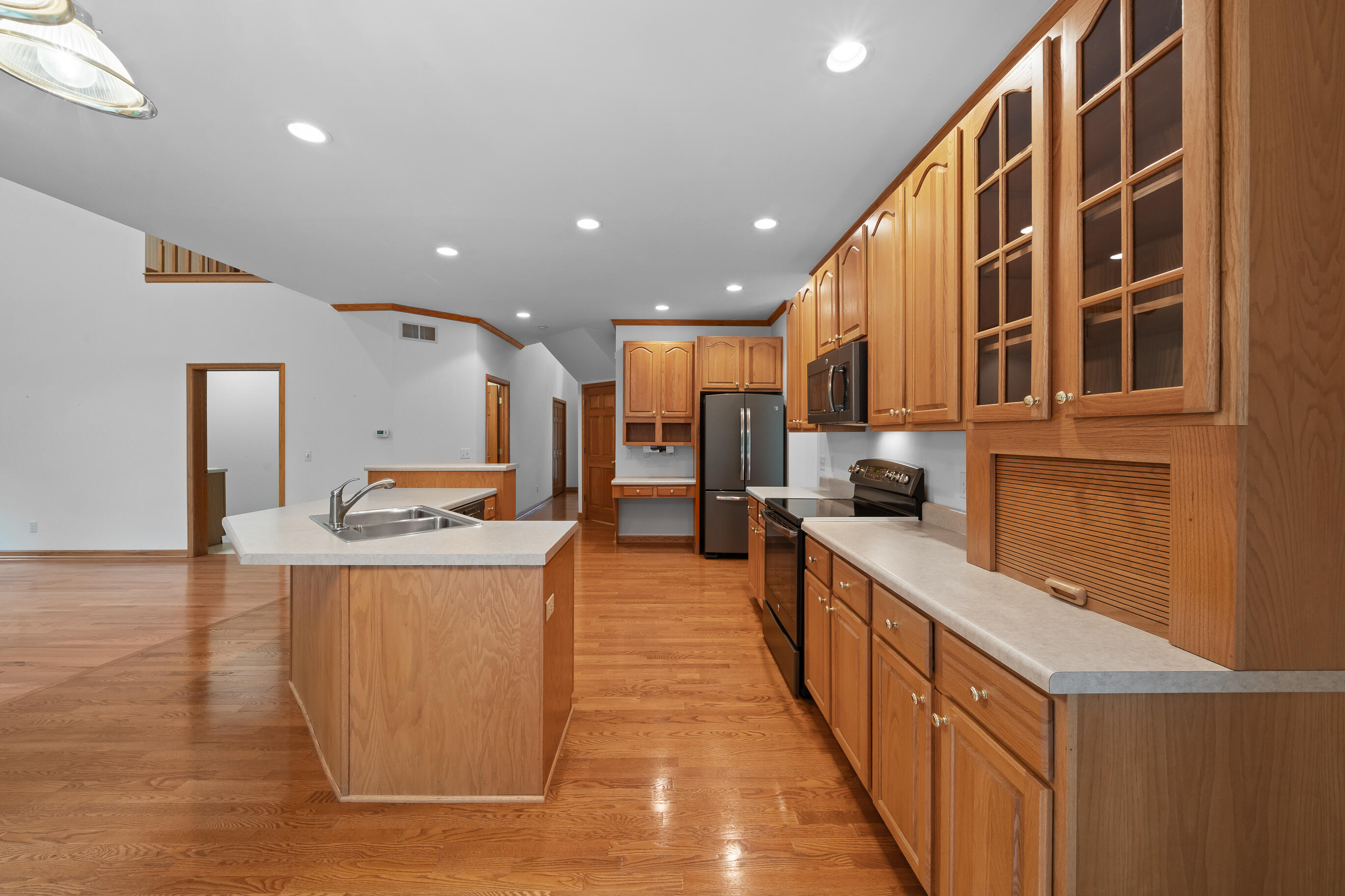 553 Forest Glen Drive Fontana, WI 53125 - Photo 20 of 71 Kitchen