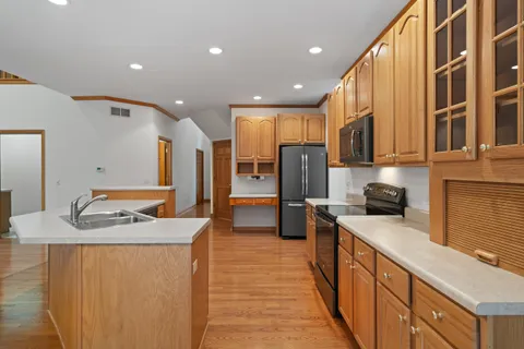 $579,000 | 553 Forest Glen Drive, Fontana, WI 53125