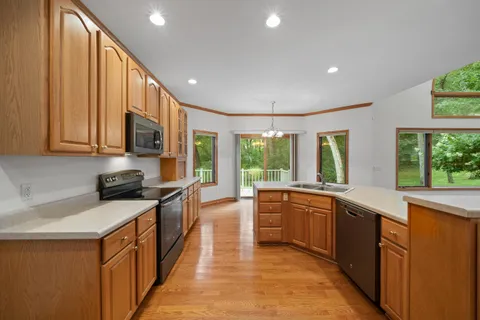 $579,000 | 553 Forest Glen Drive, Fontana, WI 53125