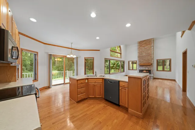 $579,000 | 553 Forest Glen Drive, Fontana, WI 53125