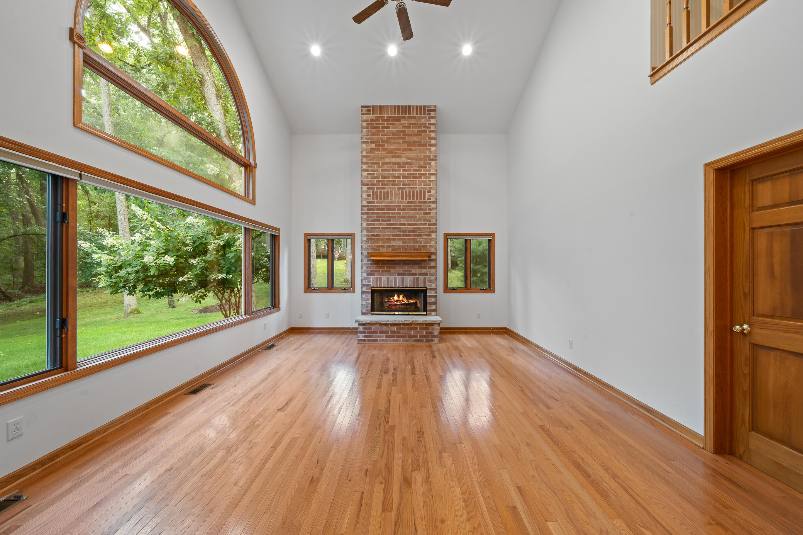 553 Forest Glen Drive Fontana, WI 53125 - Photo 27 of 71 Family Room