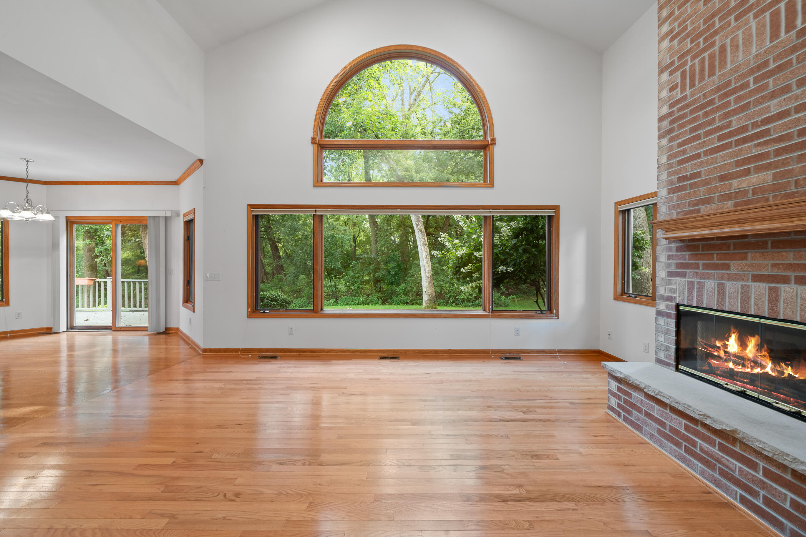 553 Forest Glen Drive Fontana, WI 53125 - Photo 28 of 71 Family Room