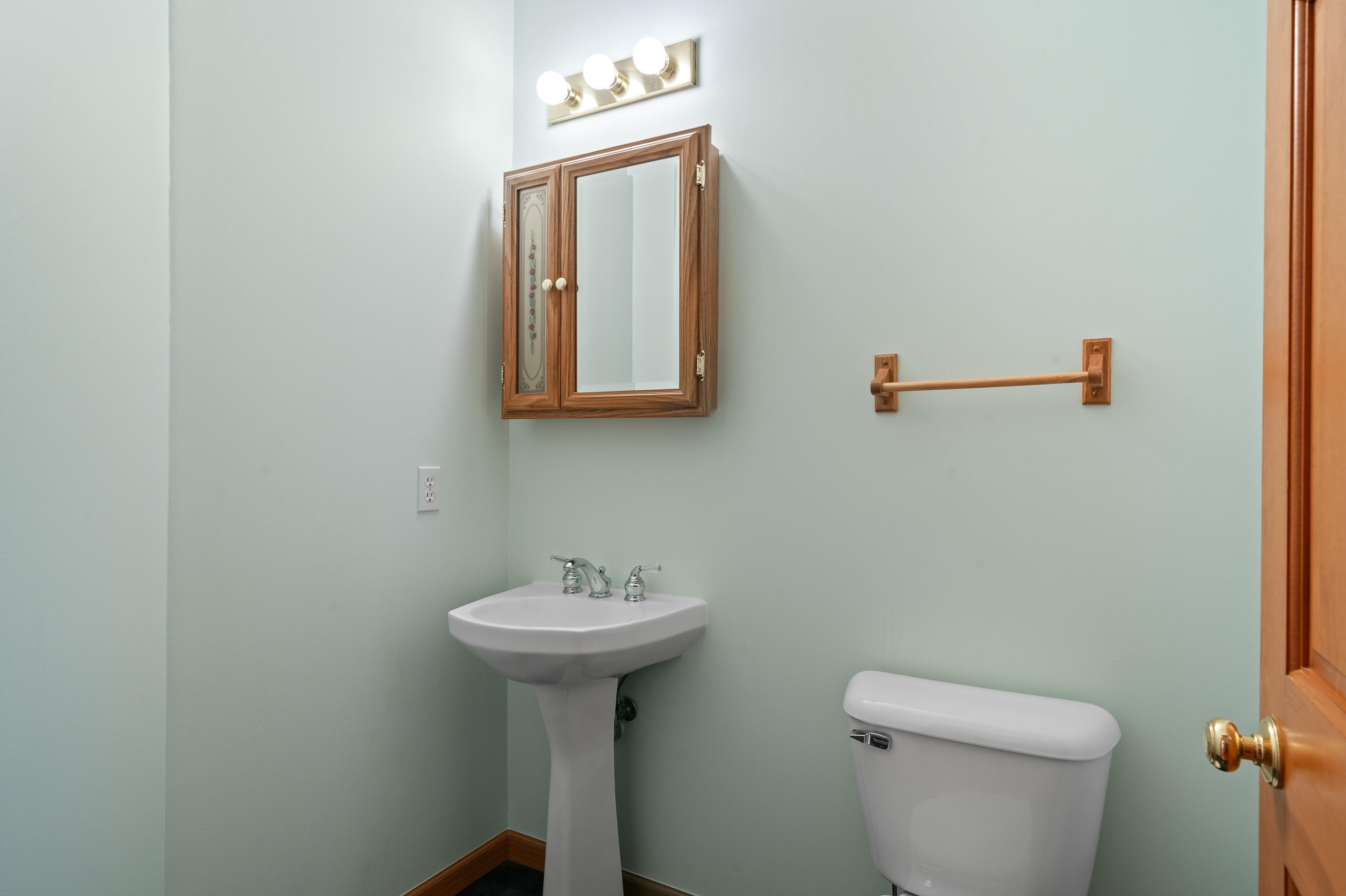 553 Forest Glen Drive Fontana, WI 53125 - Photo 32 of 71 1/2 Bath