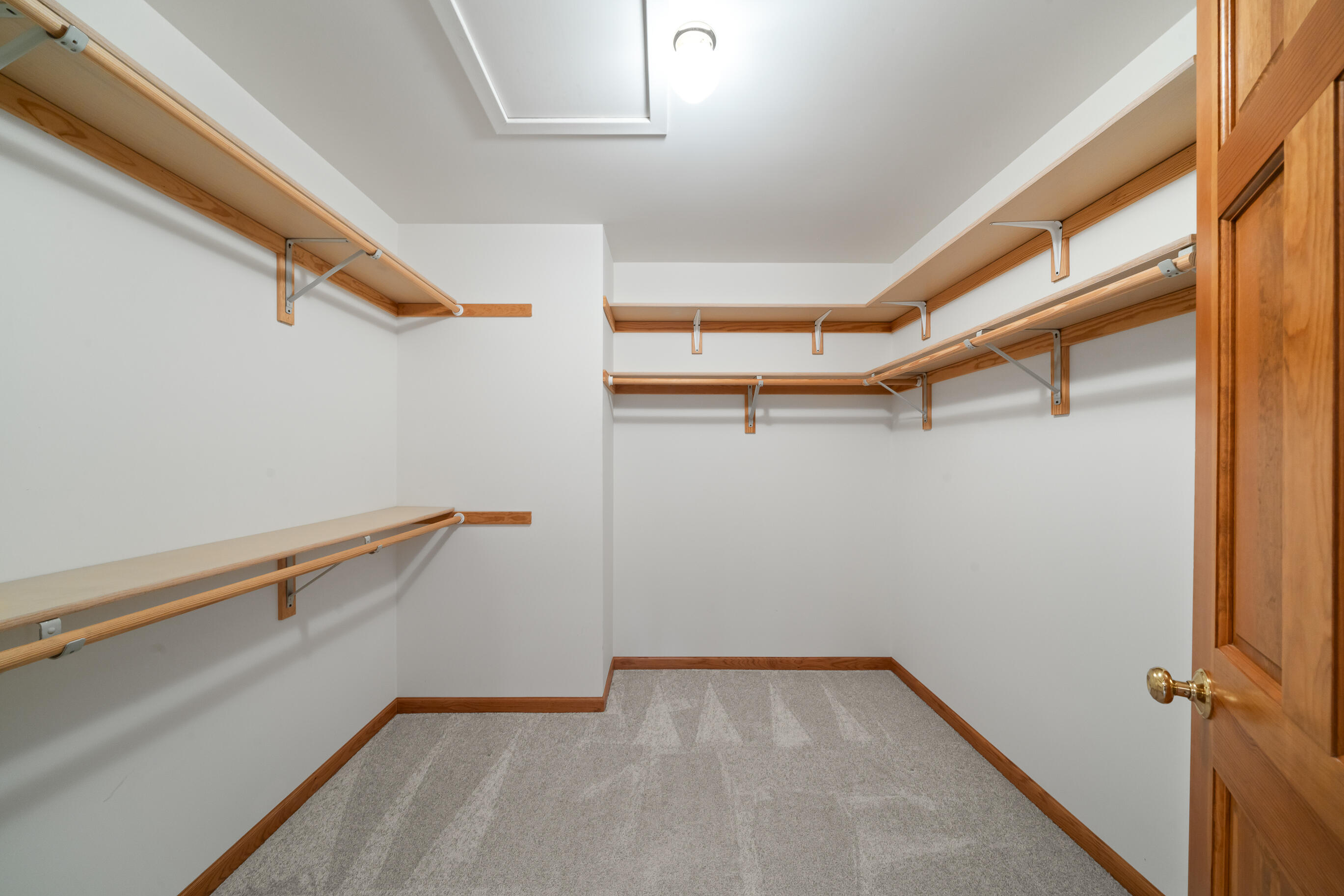 553 Forest Glen Drive Fontana, WI 53125 - Photo 38 of 71 Master BR Walk-in Closet