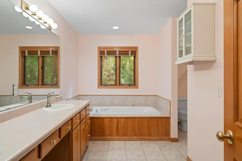 $579,000 | 553 Forest Glen Drive, Fontana, WI 53125