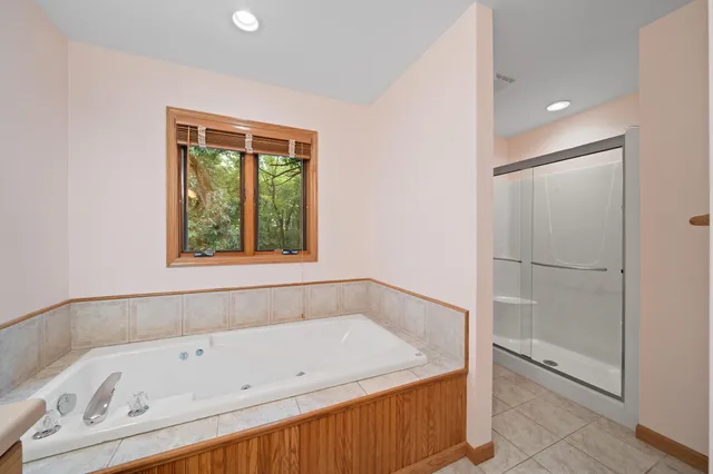 $579,000 | 553 Forest Glen Drive, Fontana, WI 53125