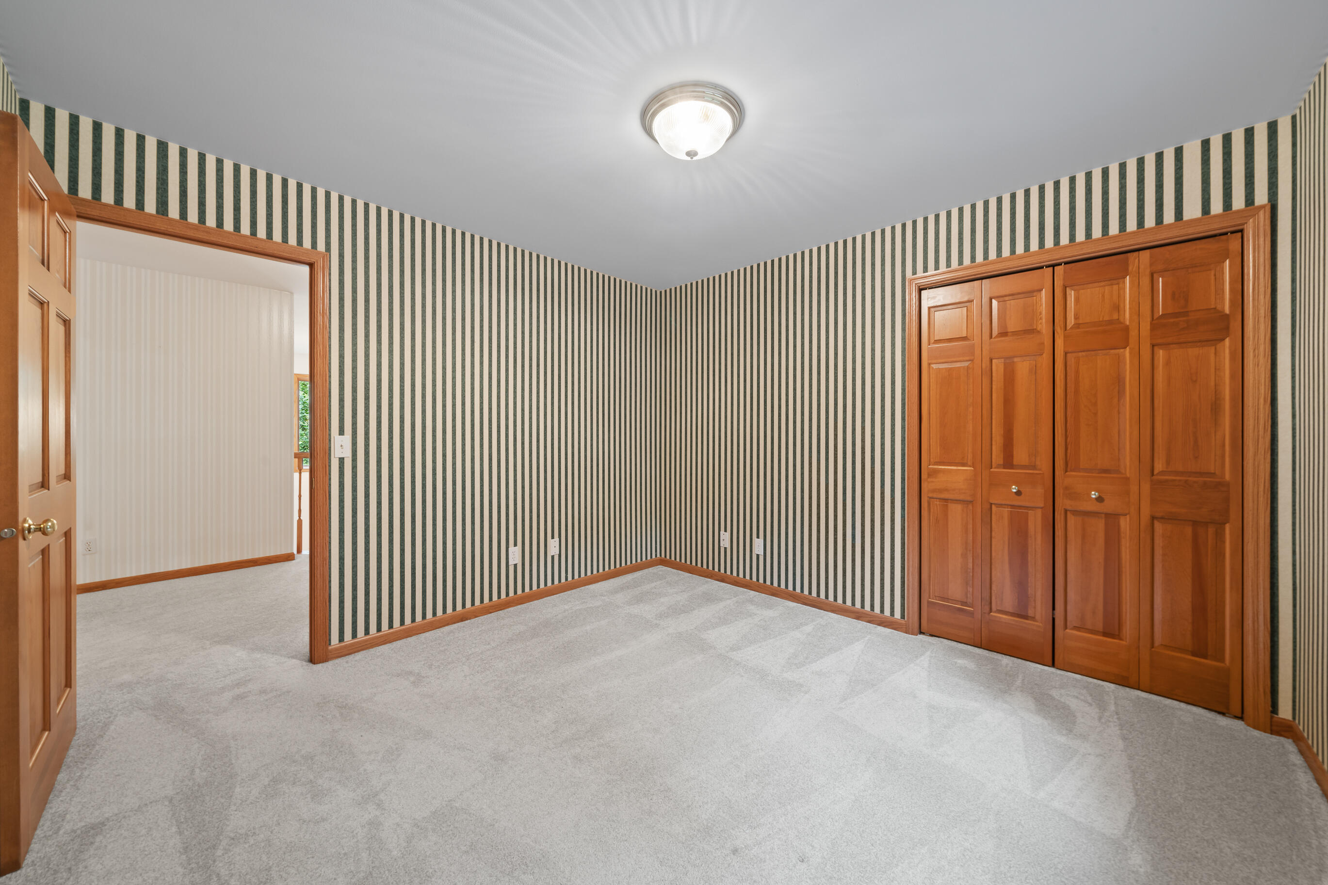 553 Forest Glen Drive Fontana, WI 53125 - Photo 47 of 71 Bedroom 2