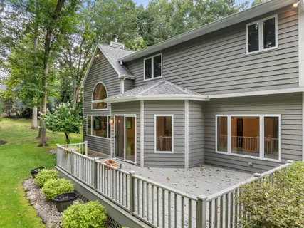 $579,000 | 553 Forest Glen Drive, Fontana, WI 53125