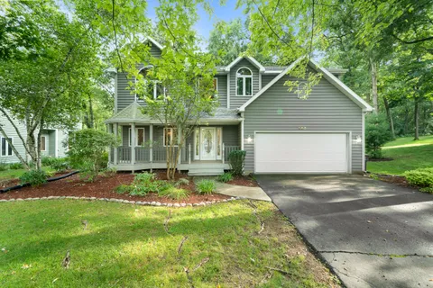 $579,000 | 553 Forest Glen Drive, Fontana, WI 53125