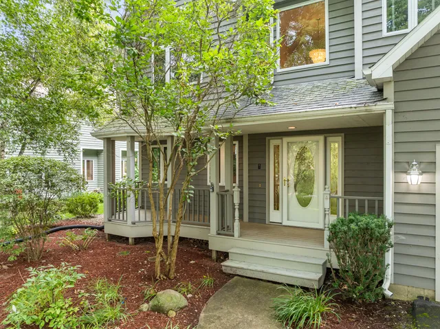 $579,000 | 553 Forest Glen Drive, Fontana, WI 53125