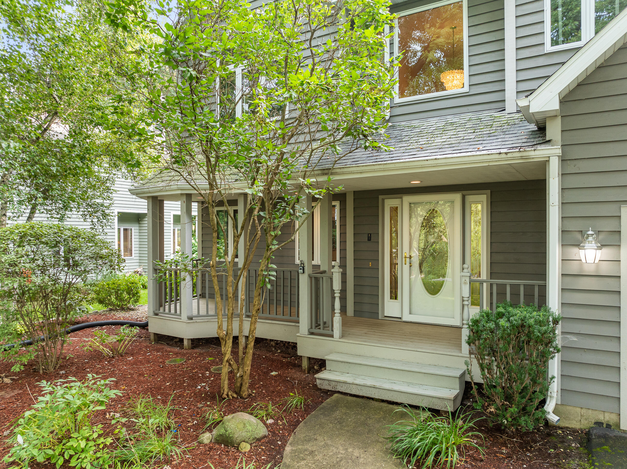 553 Forest Glen Drive Fontana, WI 53125 - Photo 70 of 71 Front Entry