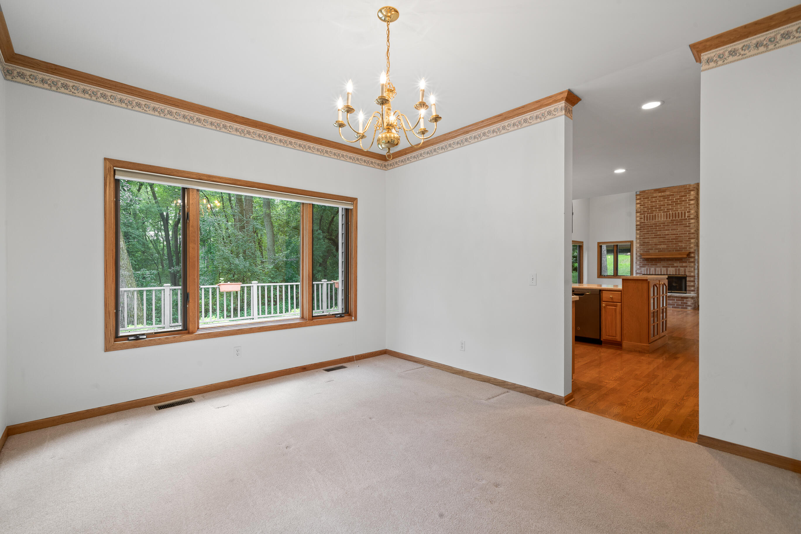 553 Forest Glen Drive Fontana, WI 53125 - Photo 8 of 71 Dining Room