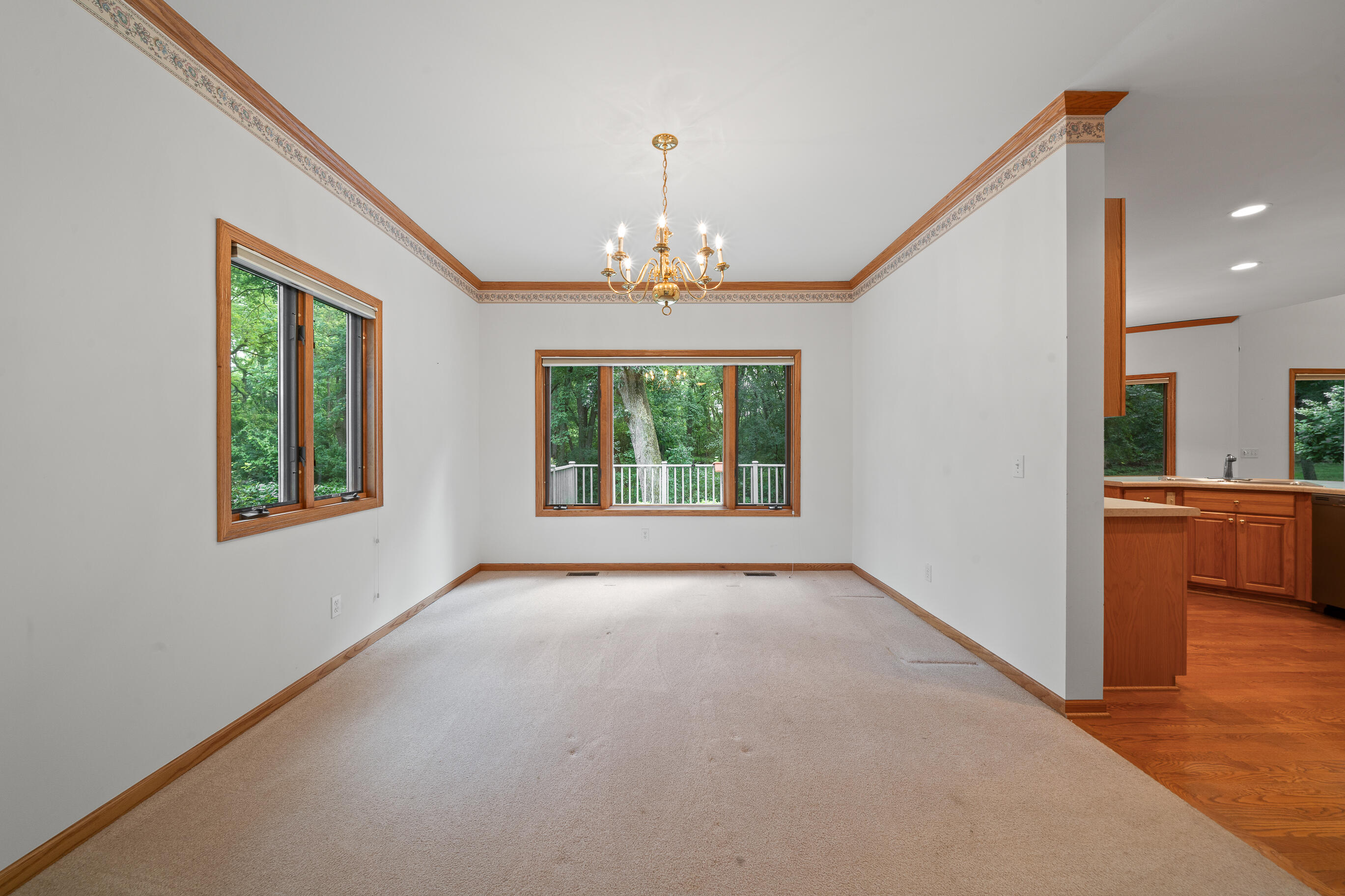 553 Forest Glen Drive Fontana, WI 53125 - Photo 9 of 71 Dining Room