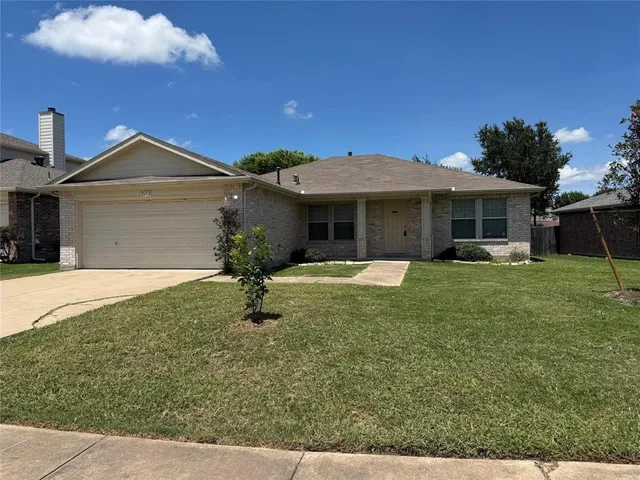 $1,975 | 2112 Chisolm Trail, Forney, TX 75126