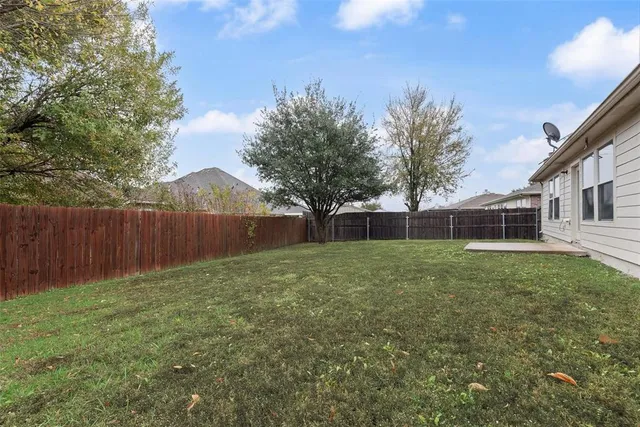 $1,975 | 2112 Chisolm Trail, Forney, TX 75126