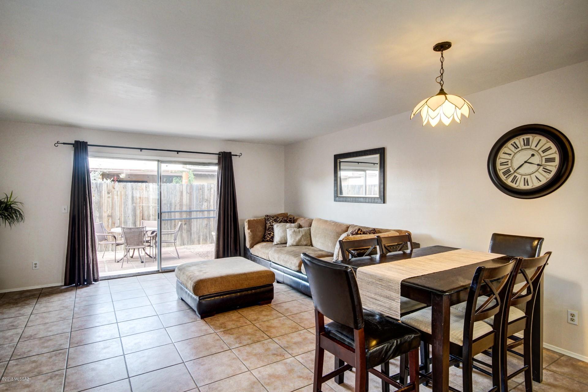 954 South Pantano Road Tucson, AZ 85710 - Photo 2 of 20 Gallery Image 2