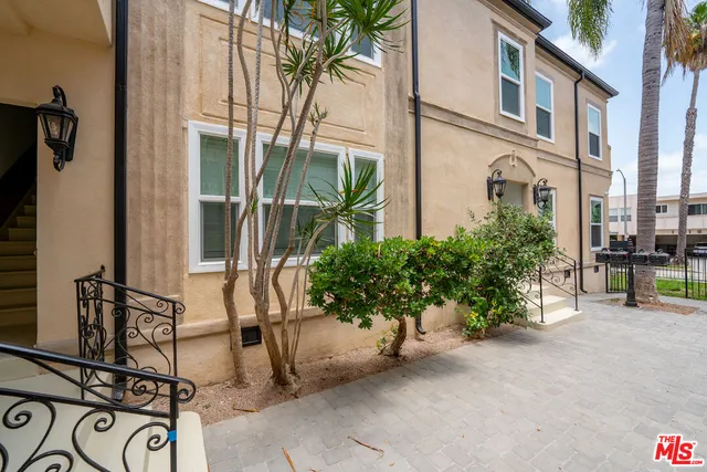 $4,250 | 1117 South Wooster Street, Unit 1119 1/2, Los Angeles, CA 90035
