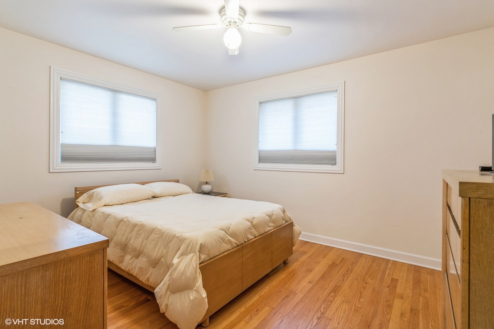 546 North Dee Road Park Ridge, IL 60068 - Photo 13 of 18 a bedroom with a bed and a window