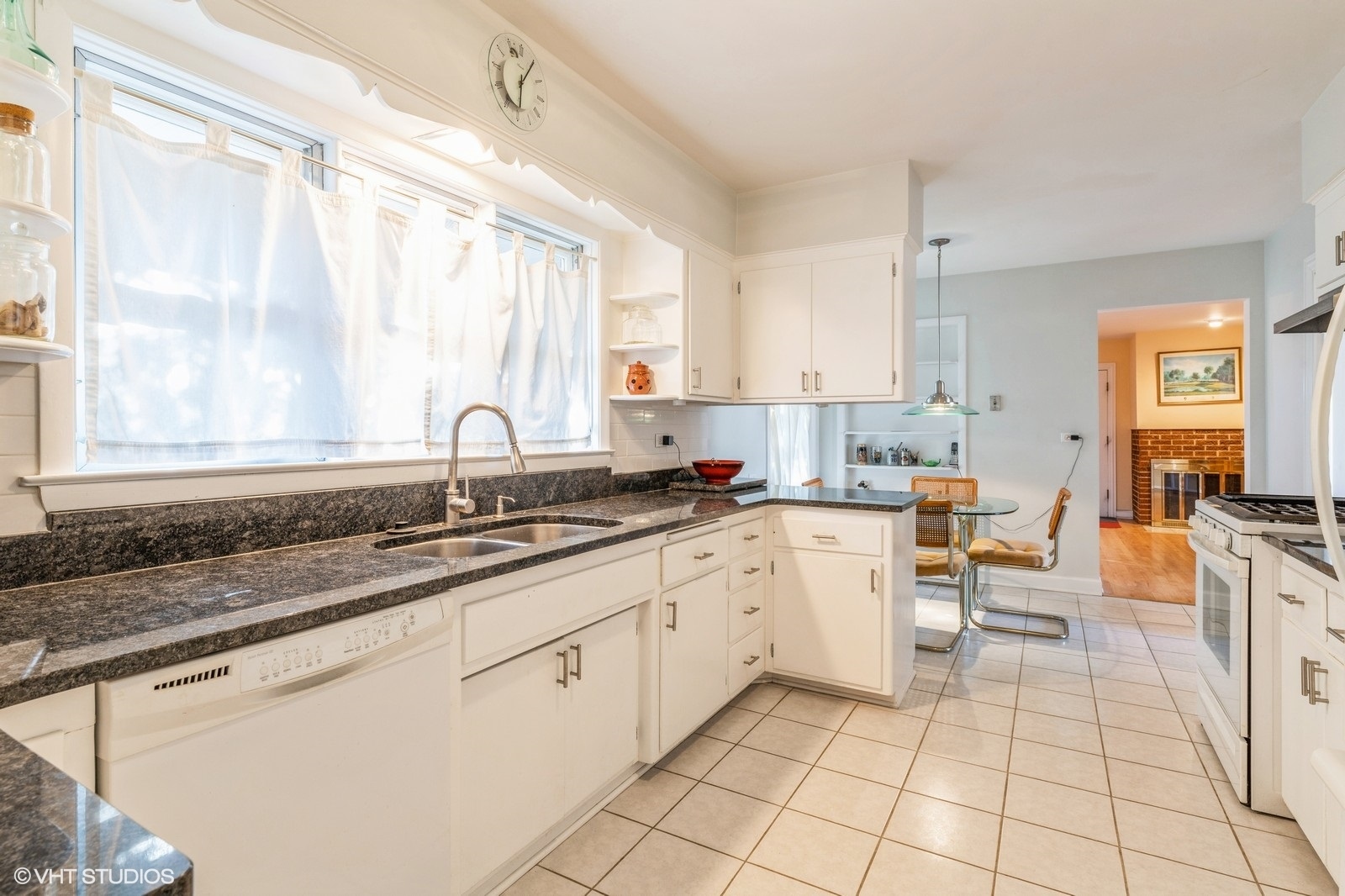 546 North Dee Road Park Ridge, IL 60068 - Photo 5 of 18 a kitchen with a sink and cabinets