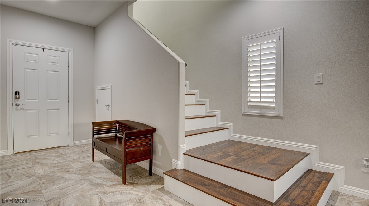 132 Dunblane Street Henderson, NV 89012 - Photo 13 of 52 Front door and stairs