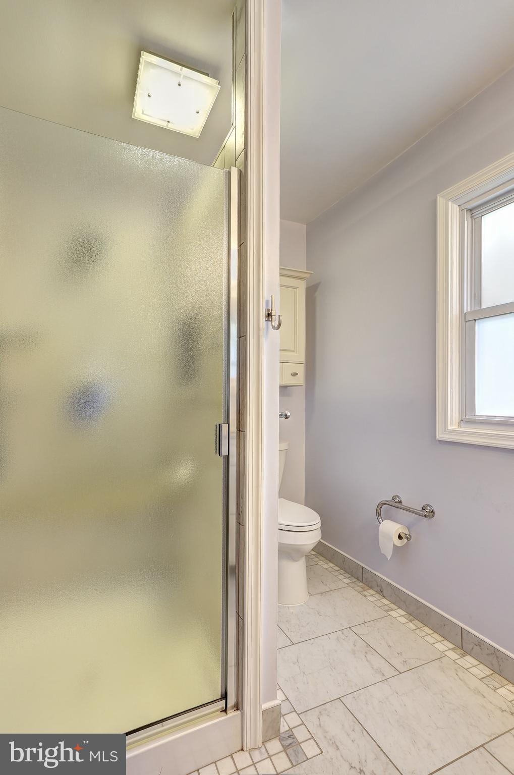 908 Rambling Drive Baltimore, MD 21228 - Photo 20 of 42 Master Bath