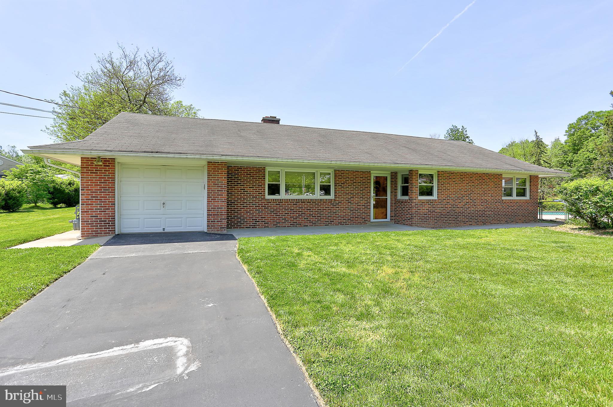 908 Rambling Drive Baltimore, MD 21228 - Photo 30 of 42 Exterior Front