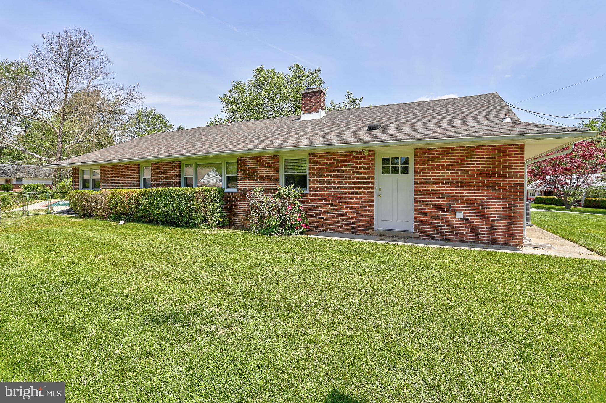 908 Rambling Drive Baltimore, MD 21228 - Photo 34 of 42 Exterior Back