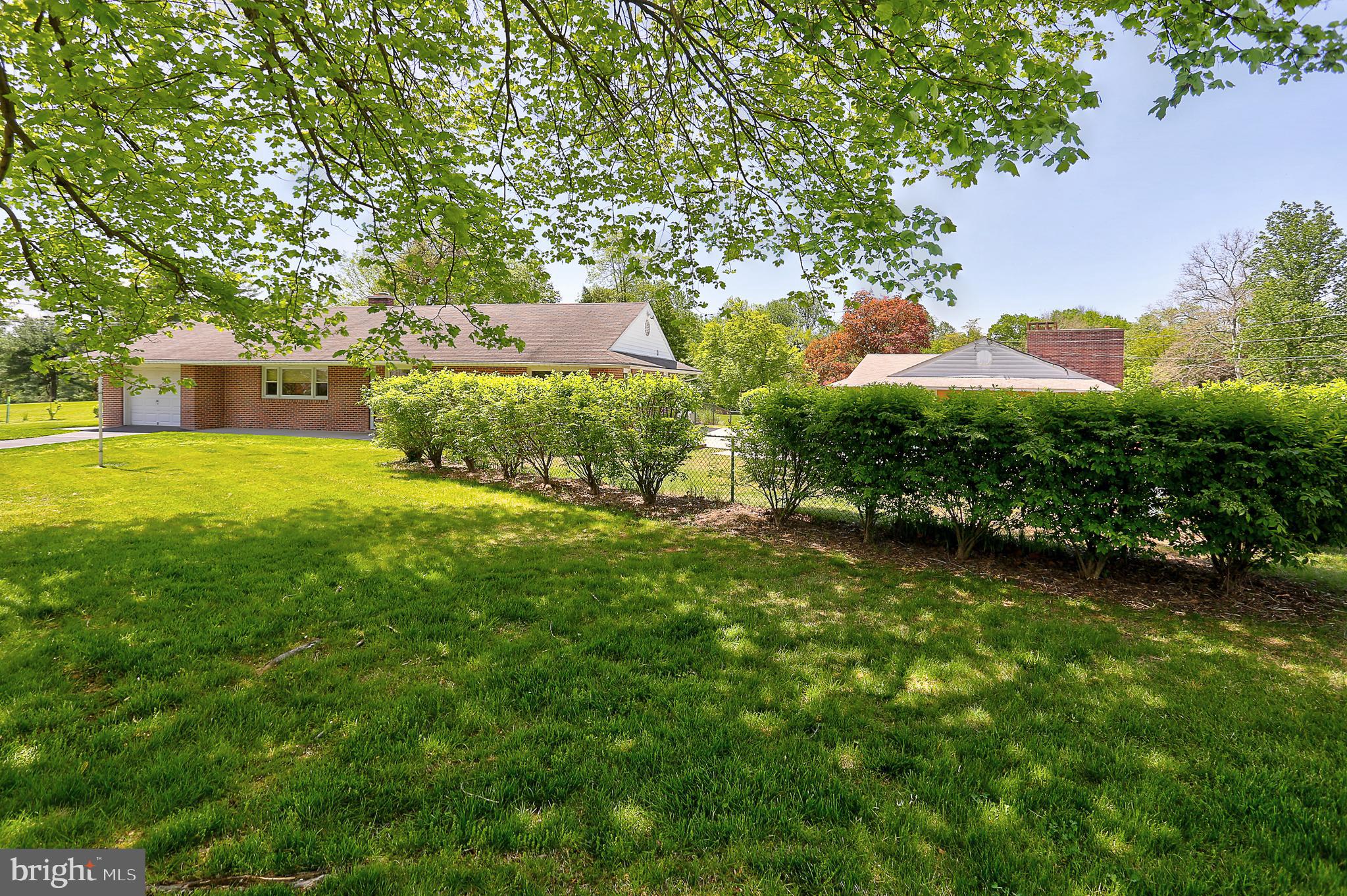 908 Rambling Drive Baltimore, MD 21228 - Photo 37 of 42 Yard