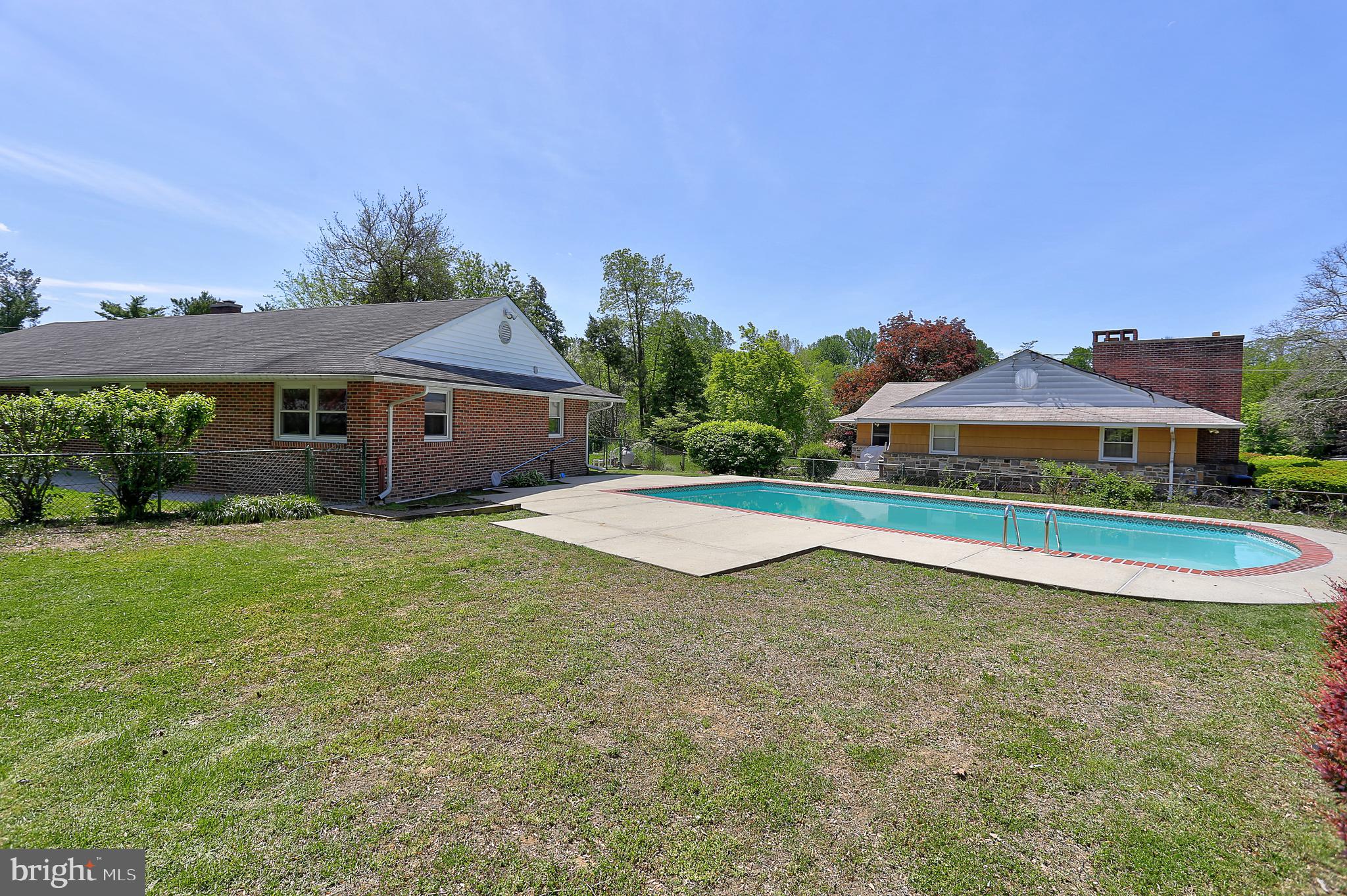 908 Rambling Drive Baltimore, MD 21228 - Photo 5 of 42 Pool