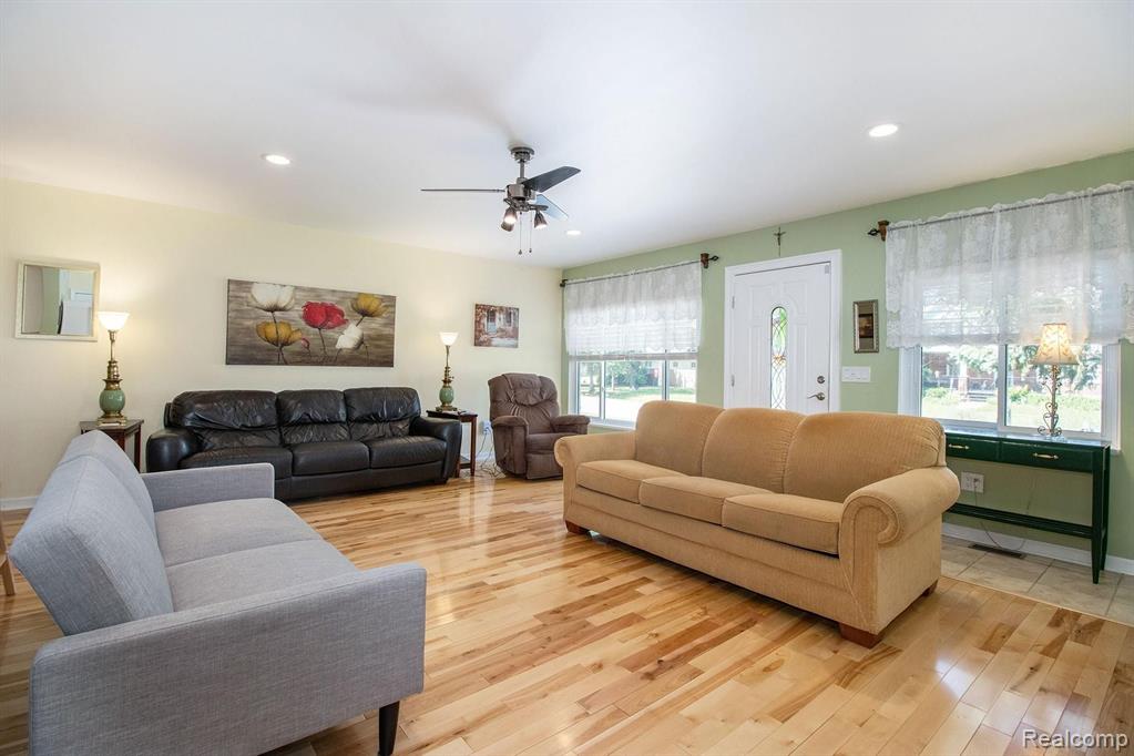 2865 Longview Avenue Rochester Hills, MI 48307 - Photo 5 of 33