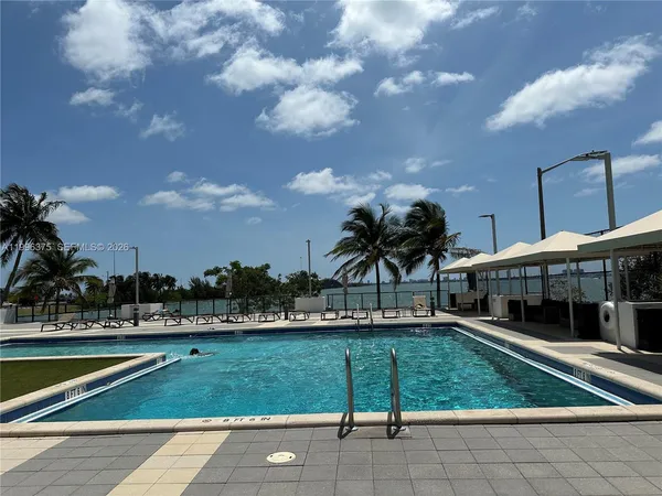 $4,000 | 600 Northeast 36th Street, Unit 1414, Miami, FL 33137