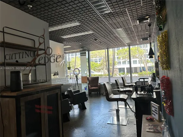 $4,000 | 600 Northeast 36th Street, Unit 1414, Miami, FL 33137