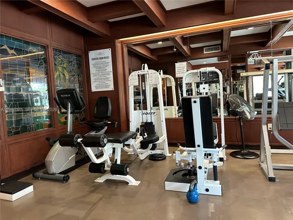$4,000 | 600 Northeast 36th Street, Unit 1414, Miami, FL 33137
